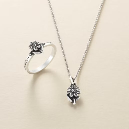 Mini Daisy Ring