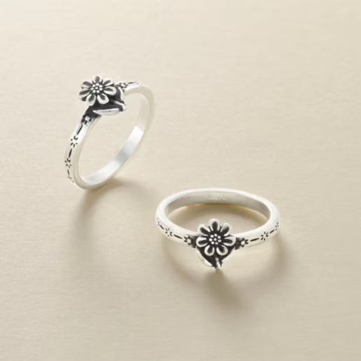 Mini Daisy Ring